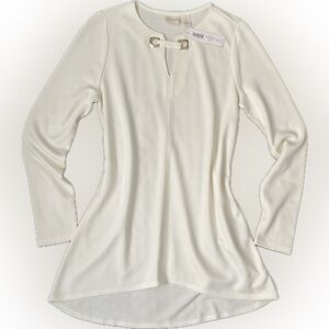 Chico’s Fashion Knit Top with Hardware Detail and Shirttail Hem in Ecru - Size 0